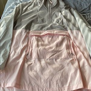 Women’s northface windbreaker